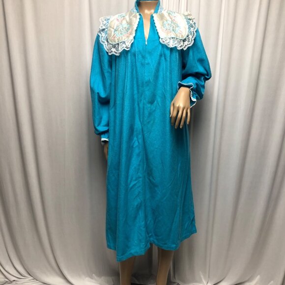 Vintage Robe Ashley Taylor Size Medium Blue Long Sleeve House Coat Embroidered - Picture 1 of 8
